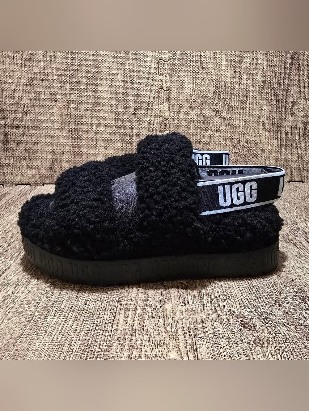 UGG Oh Fluffita Black Curly Sheepskin Platform Slide Sandals Women's Size 8